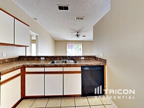 1166 Tyler Lake Cir in Orlando, FL - Building Photo - Building Photo