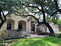 9109 Topridge Dr in Austin, TX - Foto de edificio - Building Photo