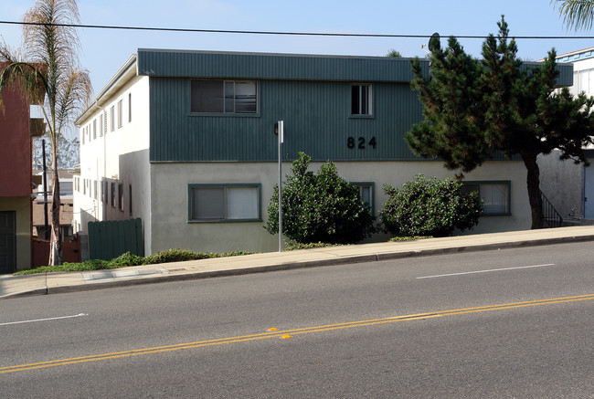 824 E Grand Ave in El Segundo, CA - Foto de edificio - Building Photo