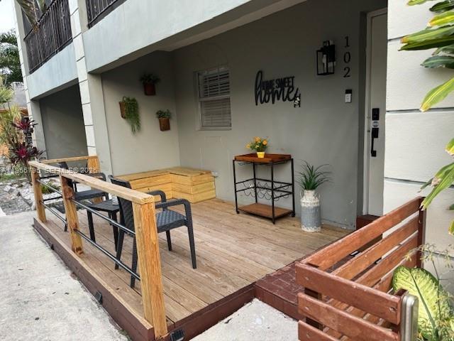 2452 Taylor St in Hollywood, FL - Building Photo