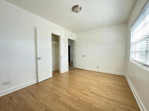 1172 W 34th St, Unit 1 in Riviera Beach, FL - Building Photo - Building Photo
