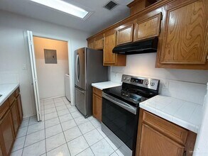 18 N 8th St in McAllen, TX - Building Photo - Building Photo