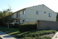 1145 N Lincoln St in Dixon, CA - Building Photo - Building Photo