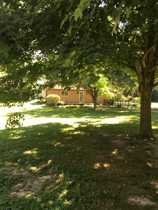 906 N Madison St in Greencastle, IN - Building Photo