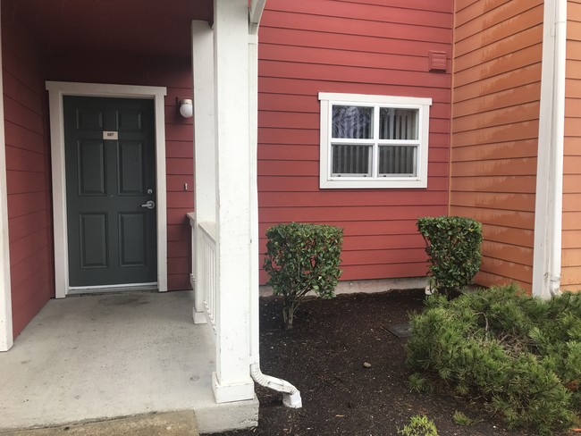 Sterling Meadows Farm & Fish Worker Community in Bellingham, WA - Foto de edificio - Building Photo