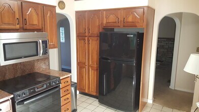 42 Moreland Ave, Unit 1st Floor - 3 Beds in Albany, NY - Foto de edificio - Building Photo