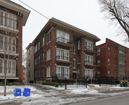 3537-3539 Wyandotte St Apartments