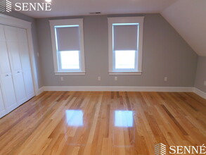 26 Fenwick St, Unit 2 in Somerville, MA - Building Photo - Building Photo