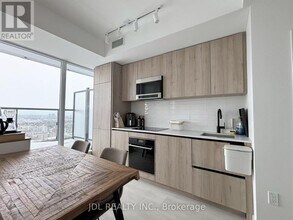 127 Broadway Ave in Toronto, ON - Building Photo - Building Photo