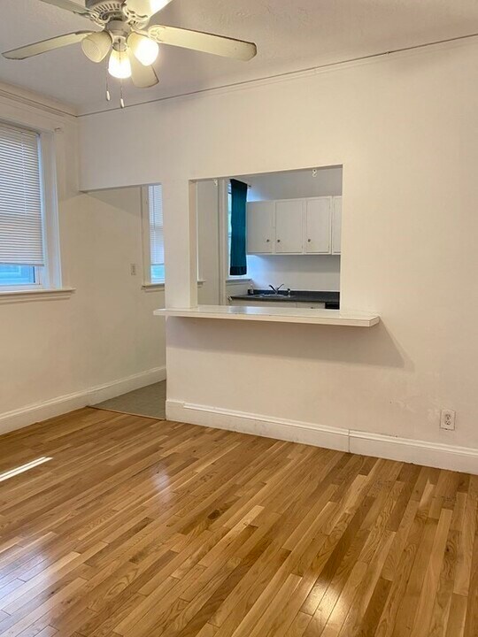 2031 Commonwealth Ave in Boston, MA - Building Photo