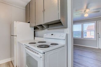 229 SE 97th Ave in Portland, OR - Building Photo - Building Photo