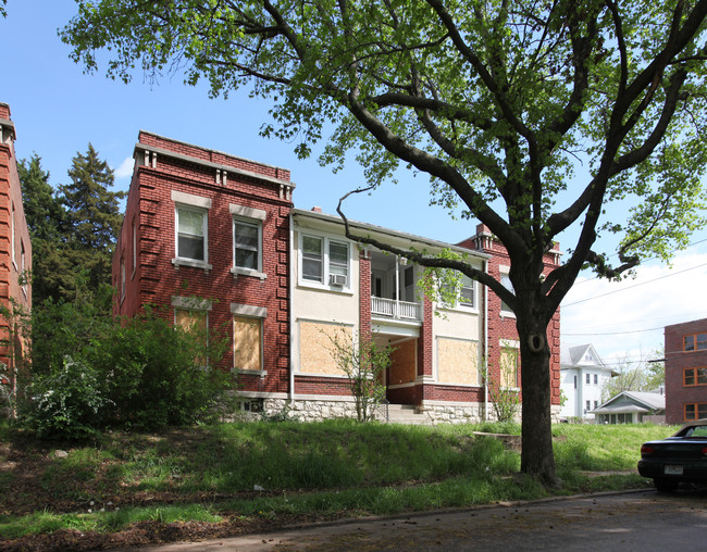 203-205 N Mersington Ave in Kansas City, MO - Building Photo - Building Photo