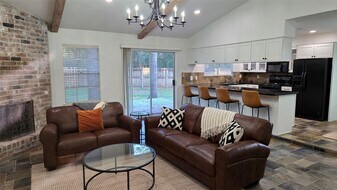 2012 E Lacey Oak Cir in The Woodlands, TX - Building Photo