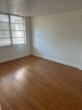 2175 NE 170th St in North Miami Beach, FL - Building Photo - Building Photo