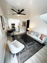 280 Hillcrest Dr, Unit A in Encinitas, CA - Building Photo - Building Photo