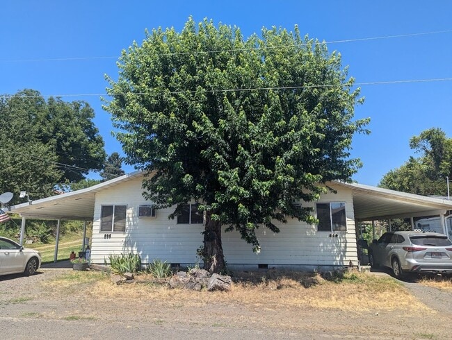 property at 504-506 10th St