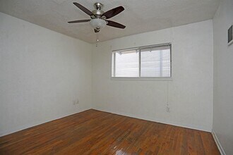 4921 Crawford St-Unit -8 in Houston, TX - Building Photo - Building Photo