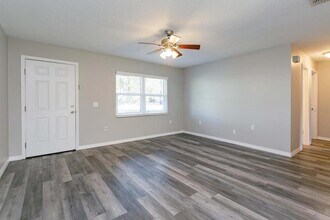 302 Ballard Ave in DeLand, FL - Building Photo - Building Photo