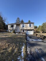 1 Edgehill Pl in Amherst, MA - Building Photo