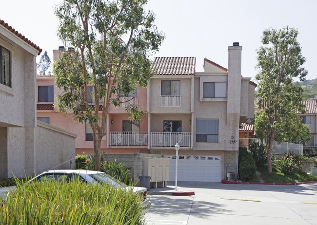 La Canada Hacienda Townhomes in El Cajon, CA - Building Photo - Building Photo