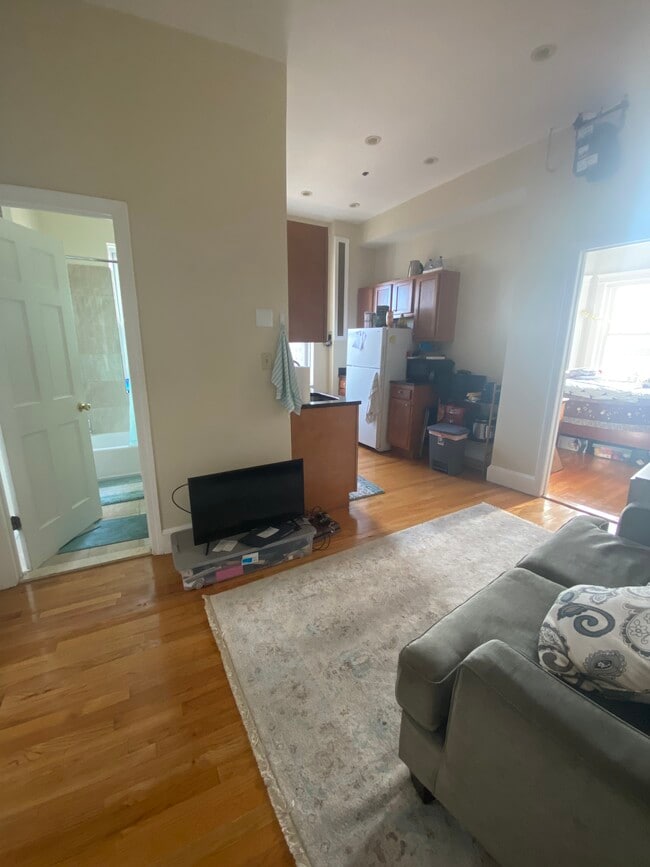 1177 Commonwealth Ave, Unit 20 in Boston, MA - Building Photo - Building Photo