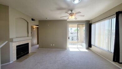 7185 S Durango Dr in Las Vegas, NV - Building Photo - Building Photo