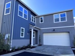 4077 Pomelo Dr in Corona, CA - Building Photo - Building Photo