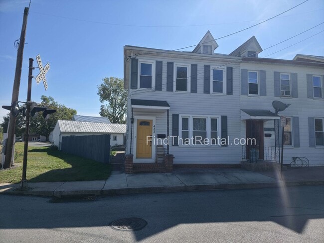 property at 423 N Bedford St