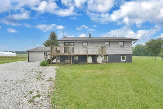 13332 Johnstown Utica Rd in Johnstown, OH - Building Photo - Building Photo