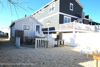 234 4th Ave in Manasquan, NJ - Building Photo - Building Photo