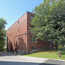 Eastcliff Manor in Toronto, ON - Building Photo - Building Photo