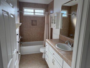 23056 Lanark St in Canoga Park, CA - Building Photo - Building Photo