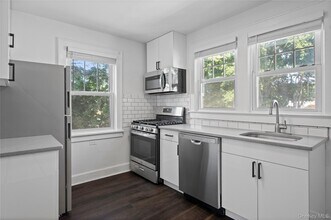 305 Columbus Ave in Harrison, NY - Building Photo - Building Photo