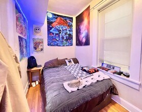 2211 W Armitage Ave in Chicago, IL - Building Photo - Building Photo