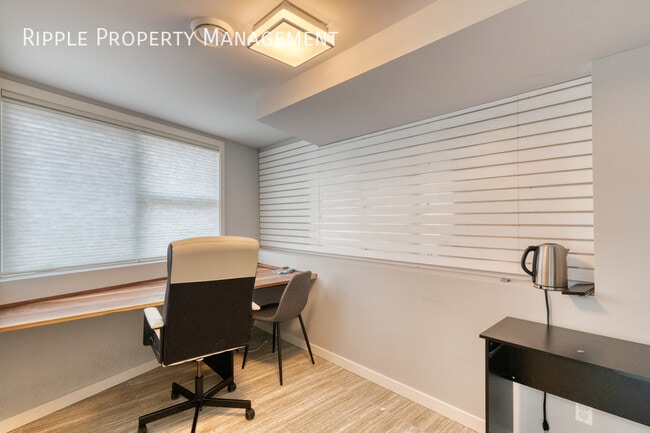 310-345 45 Ave SW in Calgary, AB - Building Photo - Building Photo