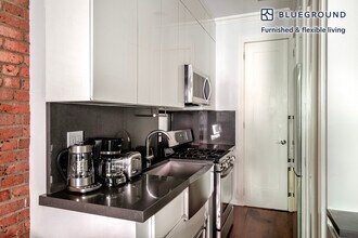 95 Perry St in New York, NY - Building Photo - Building Photo