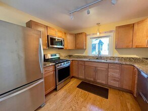 30 Cherry St-Unit -A in Northampton, MA - Building Photo - Building Photo