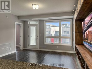 2-312 Adam Sellers St in Markham, ON - Building Photo - Building Photo