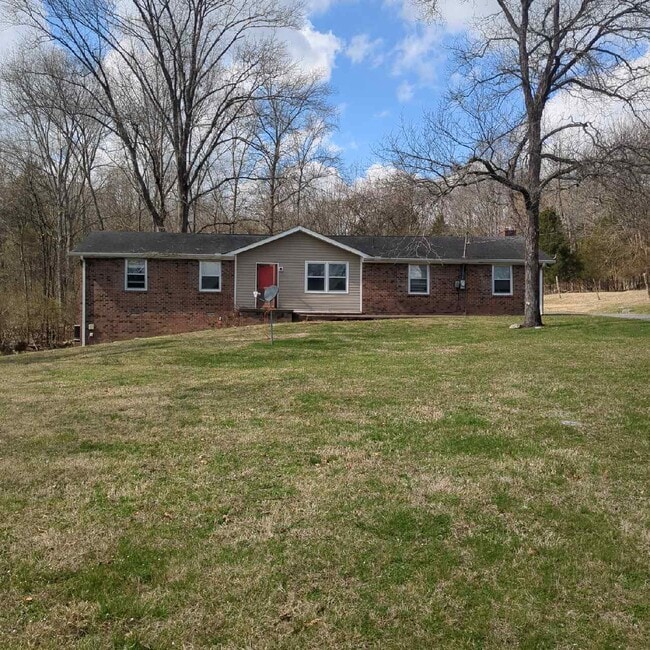 8705 Saundersville Rd in Mount Juliet, TN - Foto de edificio - Building Photo