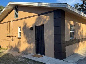 623 Beckett Way in Tarpon Springs, FL - Building Photo