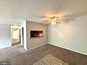 4905 Dunbarton Rd in Mount Laurel, NJ - Building Photo - Building Photo