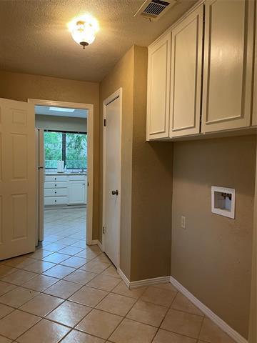 2111 W Pearl St in Granbury, TX - Building Photo - Building Photo