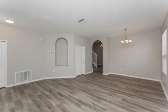 10339 Birdwatch Dr in Tampa, FL - Building Photo - Building Photo