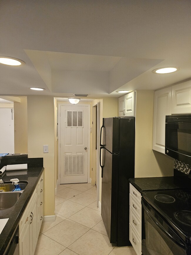 8801 W Sample Rd, Unit 15 in Coral Springs, FL - Building Photo - Building Photo