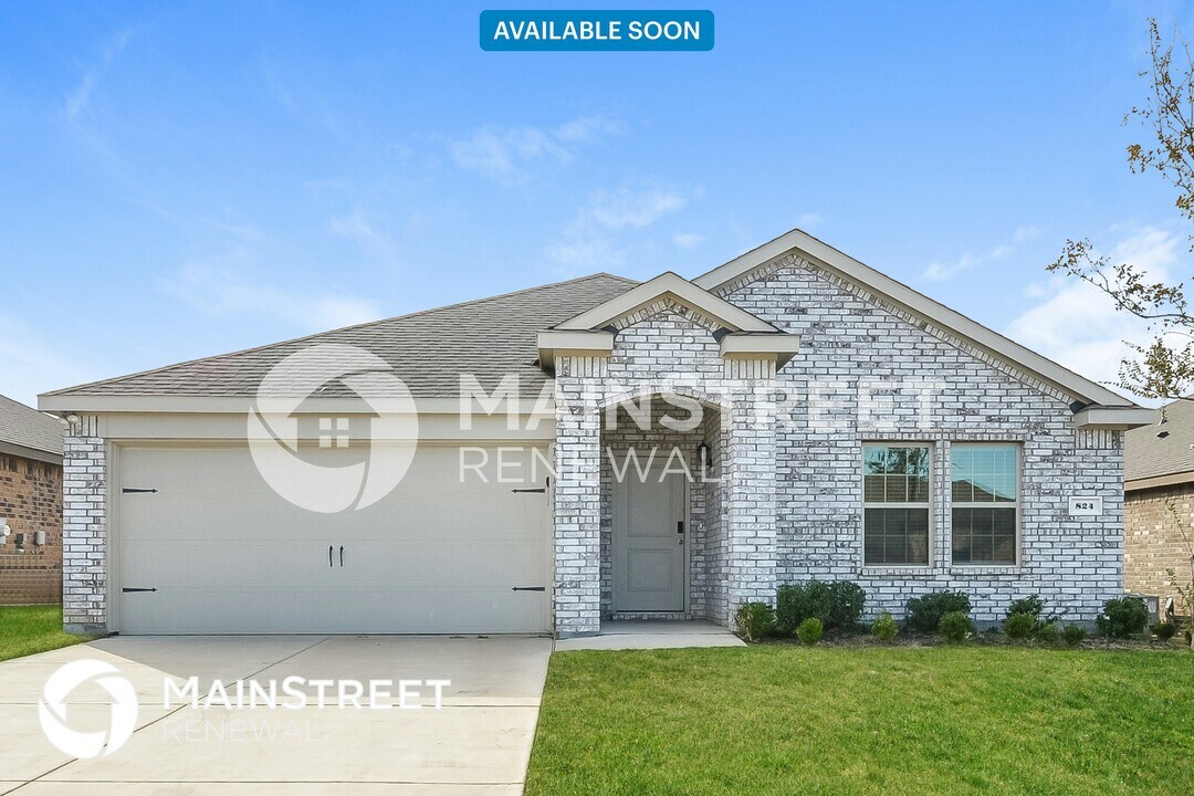 824 English Dr in Krugerville, TX - Foto de edificio
