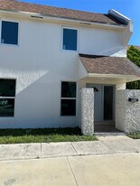 1353 Silverado in North Lauderdale, FL - Building Photo