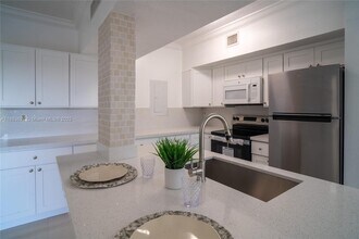 11650 SW 2nd St in Pembroke Pines, FL - Building Photo - Building Photo