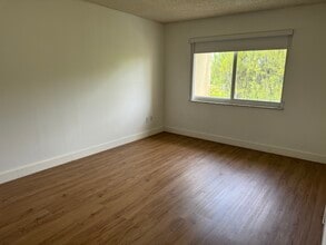 7800 Camino Real, Unit Village of Kings Creek in Miami, FL - Foto de edificio - Building Photo