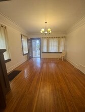 1800 N Van Ness Ave, Unit Hollywood in Los Angeles, CA - Building Photo - Building Photo