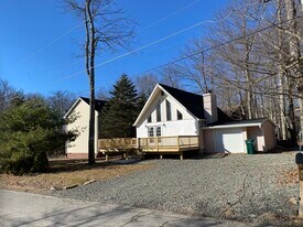 7550 Eagle Rock Dr in Tobyhanna, PA - Building Photo